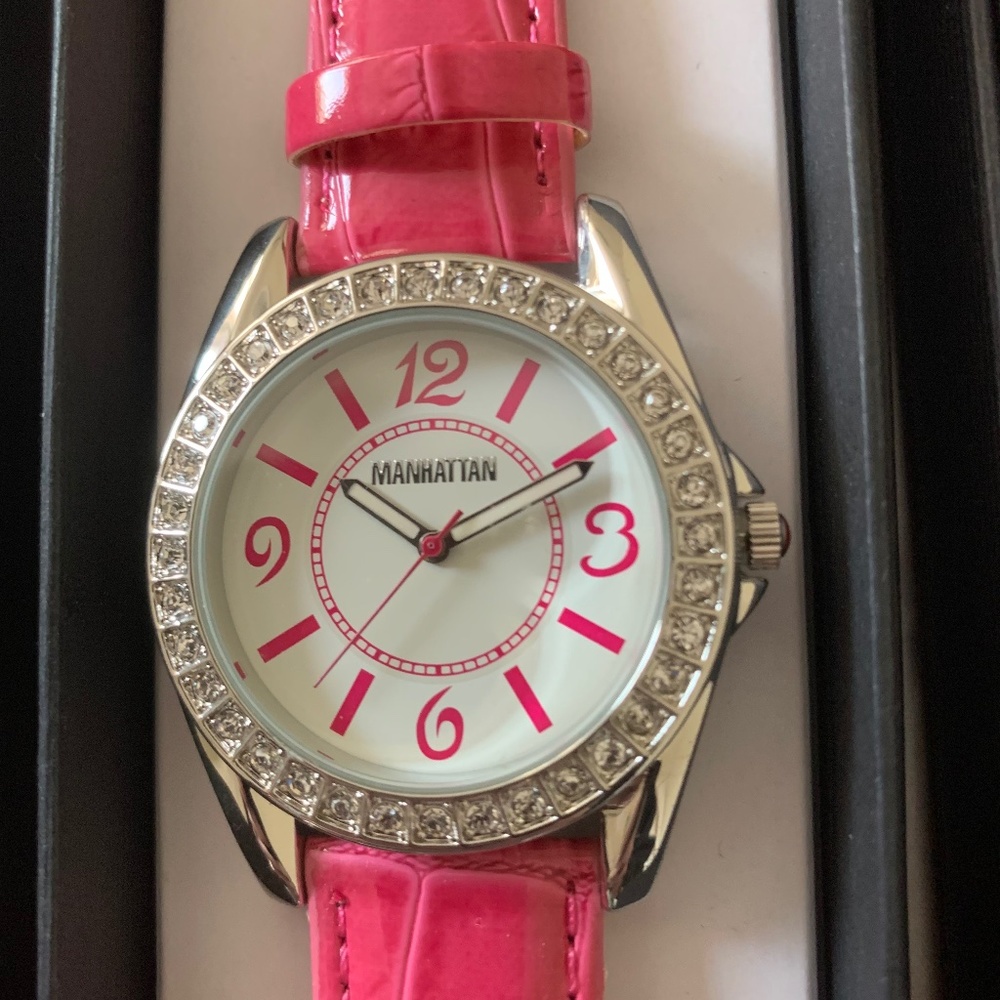 NWT Manhattan by Crotan Ladies Quartz Watch, Leather band w/stopper, Pink
